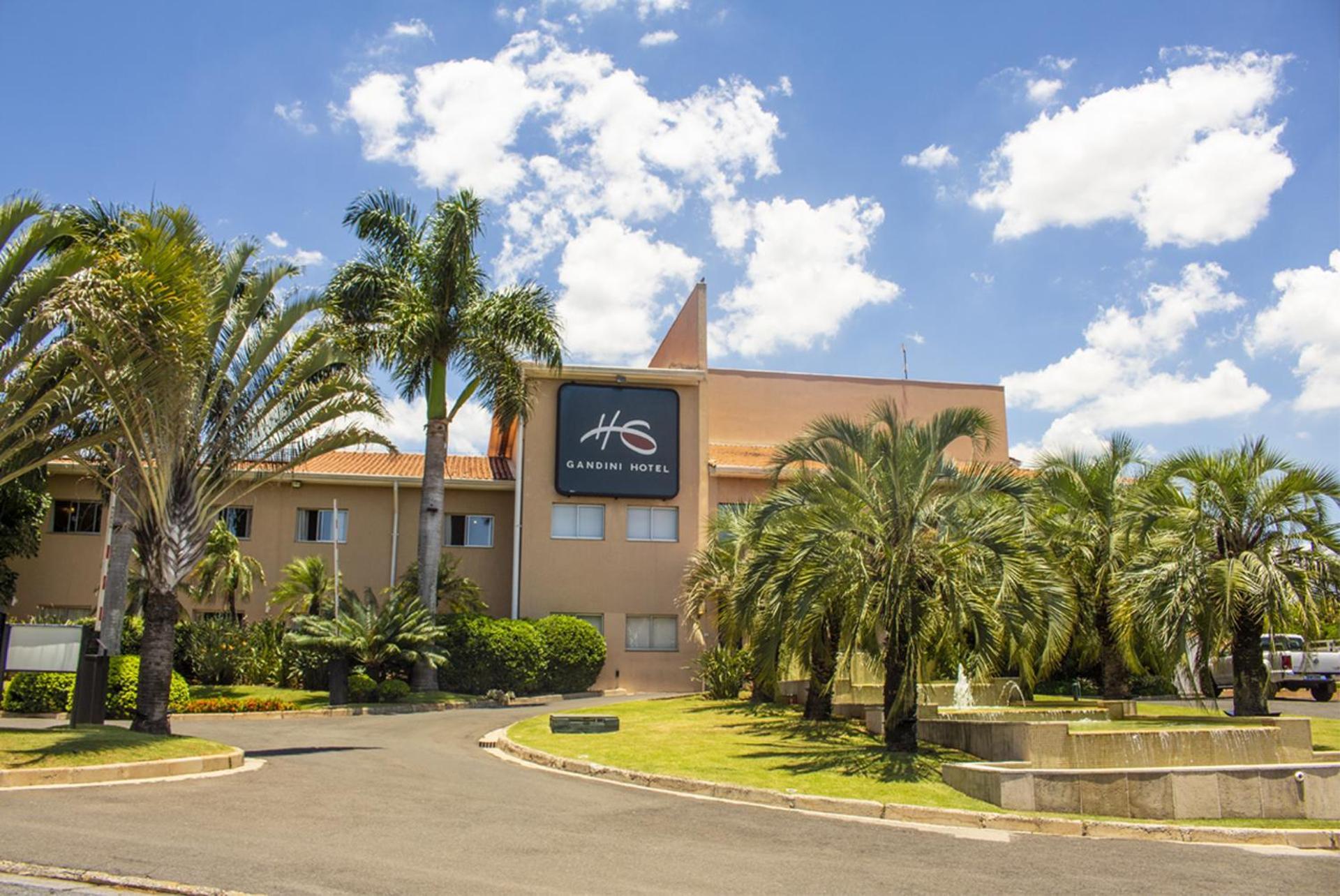 Gandini Hotel Itu Exterior photo